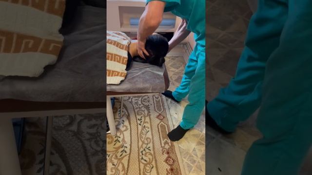 Почему болит голова, а мы лечим шею? #загадка #ответ #подарок #массаж #остеопатия #болит смотреть онлайн