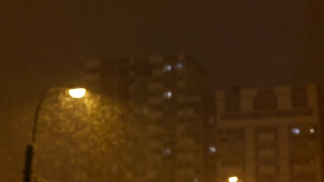 Снег кружится летает смотреть онлайн