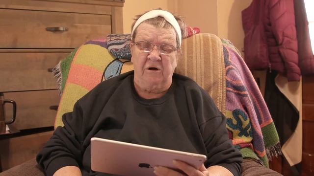 ANGRY GRANDMA LOCKED OUTSIDE! смотреть онлайн