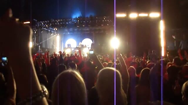Swedish House Mafia - BBC Radio 1's Big Weekend - SHM Feat John Martin- Save the world смотреть онлайн