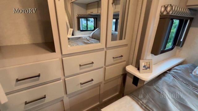 2023 Thor Quantum KW29 Class C Motorhome