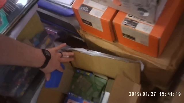 BUYING A LARGE COLLECTION OF 1970s CARDS AT A THRIFT STORE смотреть онлайн