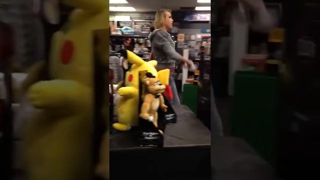 IT IS MA'AM!! transgender ma'am goes off on a gamestop смотреть онлайн