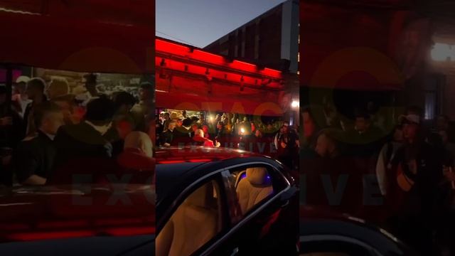 Бэки с предпоказа боевика «БАРЕЦКИЙ.ПОСЛЕДНЯЯ КРОВЬ #барецкийпоследняякровь #песни #duet #funny смотреть онлайн