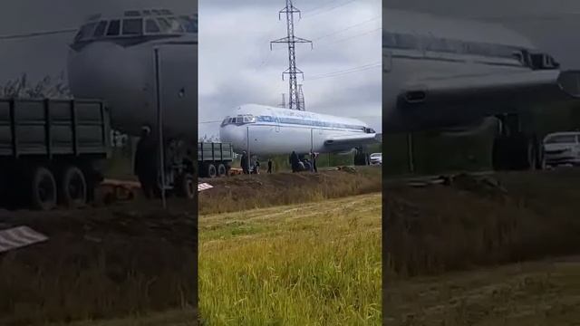 По дорогам около Энгельса перевозили самолет смотреть онлайн