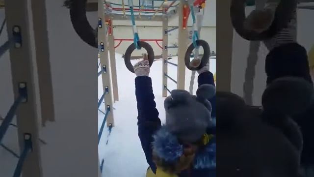 Скетч: Типы Людей Во Дворе Это Одинокий, Неумеха, Малыш, Лидер Спорта. смотреть онлайн