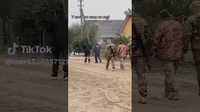 Нападение свиней из тцк на овец совершенно на Волыни смотреть онлайн