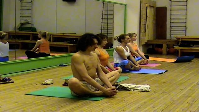 http://kalabin-yoga.ru Пранаяма 1 занятие 2 часть. 2006 г. смотреть онлайн