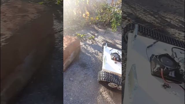 Пробую сдвинуть кирпичи роботом смотреть онлайн