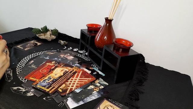 4 Короля: Его Мысли и Чувства к Вам Сейчас?!. смотреть онлайн