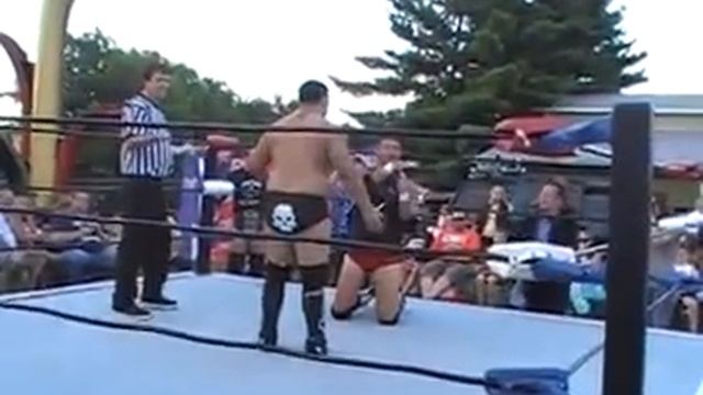 Louie Perez vs Big Jim Hutchinson at WBW [Part 1] смотреть онлайн