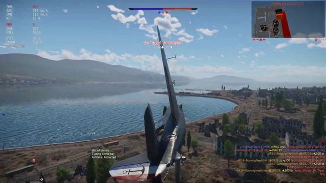 War Thunder - Helldiver bombing run смотреть онлайн