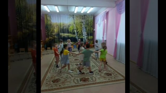 Русская народная игра "Я по горенке хожу".mp4 смотреть онлайн