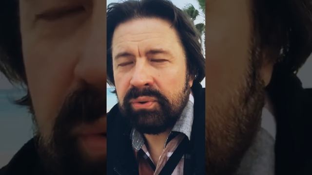 Будь благодарен тем людям, которые принимают тебя с твоей нестабильностью #shots смотреть онлайн