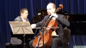 Н. Римский-Корсаков "Полет шмеля". Исполняет Максим Золотаренко (виолончель)