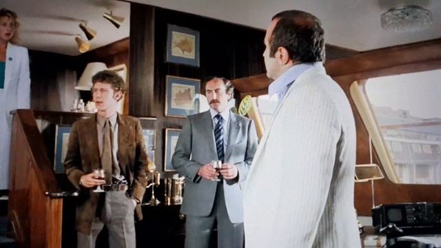 THE LONG GOOD FRIDAY (1980) "I'LL HAVE HIS CARCASS DRIPPING BY MIDNIGHT" Bob Hoskins PT 1 смотреть онлайн