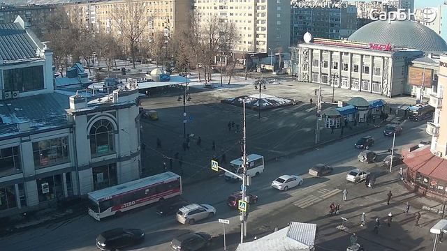 В Саратове у цирка сбили женщину смотреть онлайн