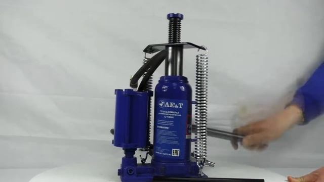 Домкрат пневмогидравлический бутылочный Т21012 AE&T 12т смотреть онлайн