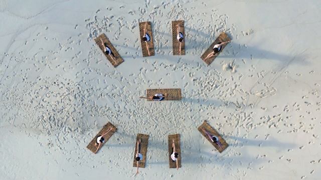 MALDIVES YOGA RETREAT (EXTENDED VERSION) смотреть онлайн