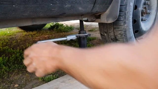 Лада Веста Испытание штатного домкрата Lada Vesta