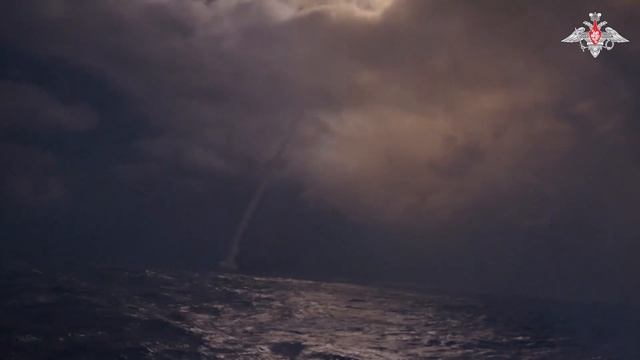 Пуск баллистической ракеты «Булава» из акватории Охотского моря. смотреть онлайн