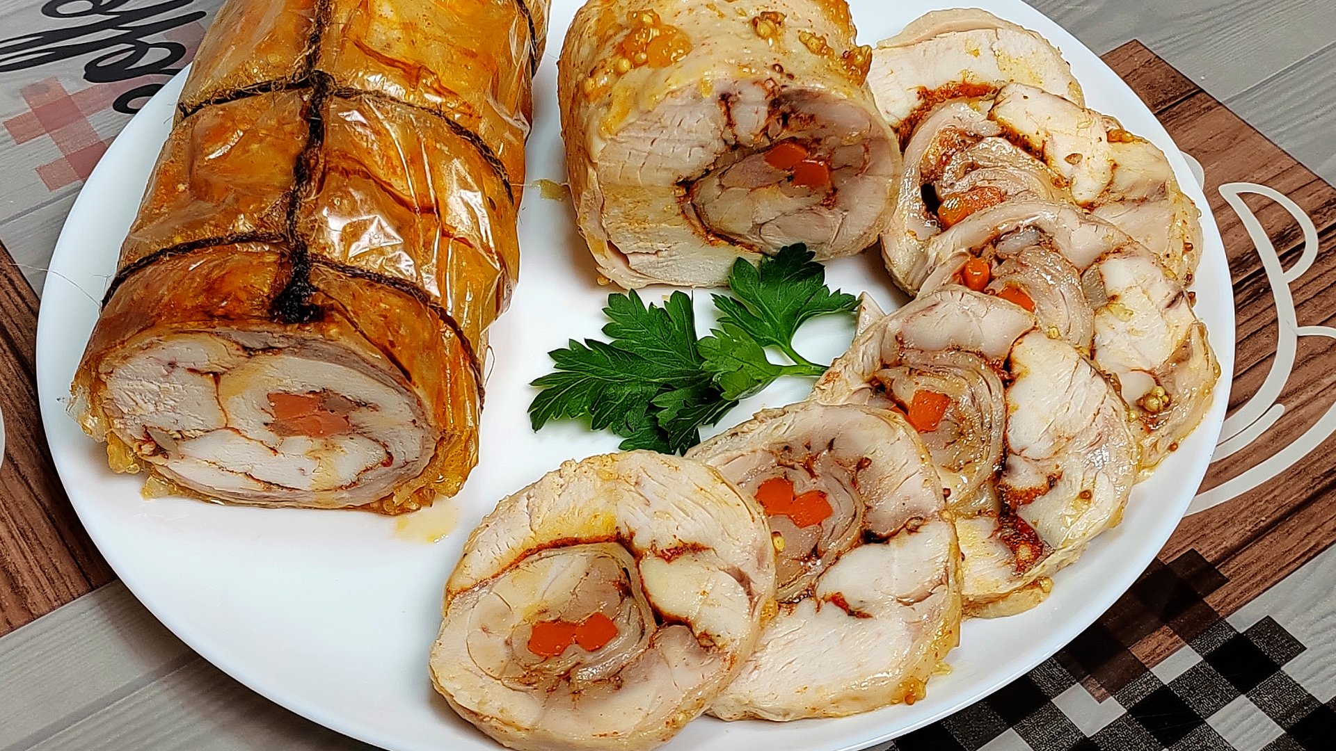 ВЫ ЗАБУДЕТЕ О КОЛБАСЕ!!! КУРИНЫЙ РУЛЕТ ИЗ ЦЕЛОЙ КУРИЦЫ!!!🍗🍗 смотреть онлайн