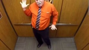 Дед улетел на лифте в Германию