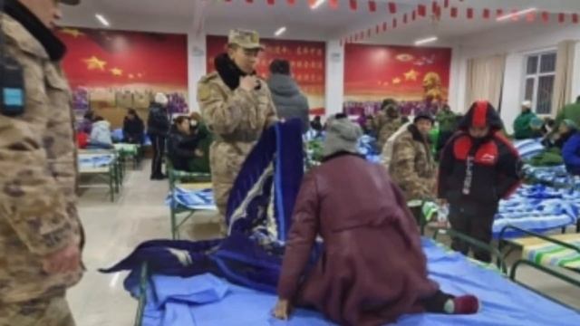 6.2Mquake in China near New Aksu, Aksu Diqu, Xinjiang | Earthquake in Aksu Diqu, Xinjiang China смотреть онлайн