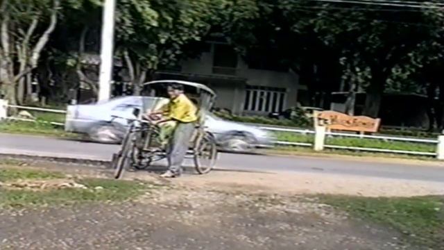 Pov Thoj thiab Maiv Tswb Yaj смотреть онлайн