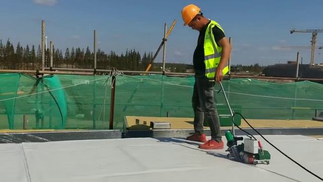 LST RM1 - сварочный аппарат для кровли смотреть онлайн