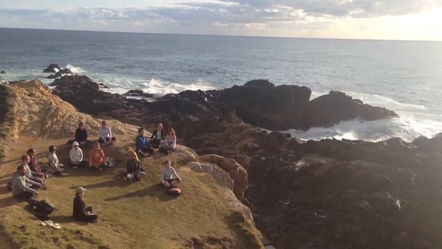 Byron Bay Yoga Retreat: Ocean Sound bath смотреть онлайн