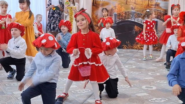 Детский танец мухоморы смотреть онлайн