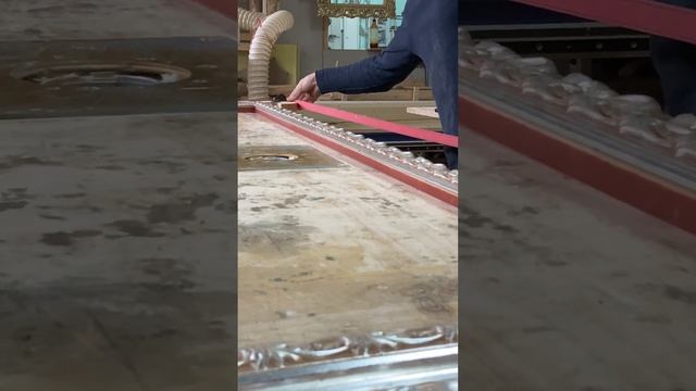 Процесс работы багетного мастера смотреть онлайн