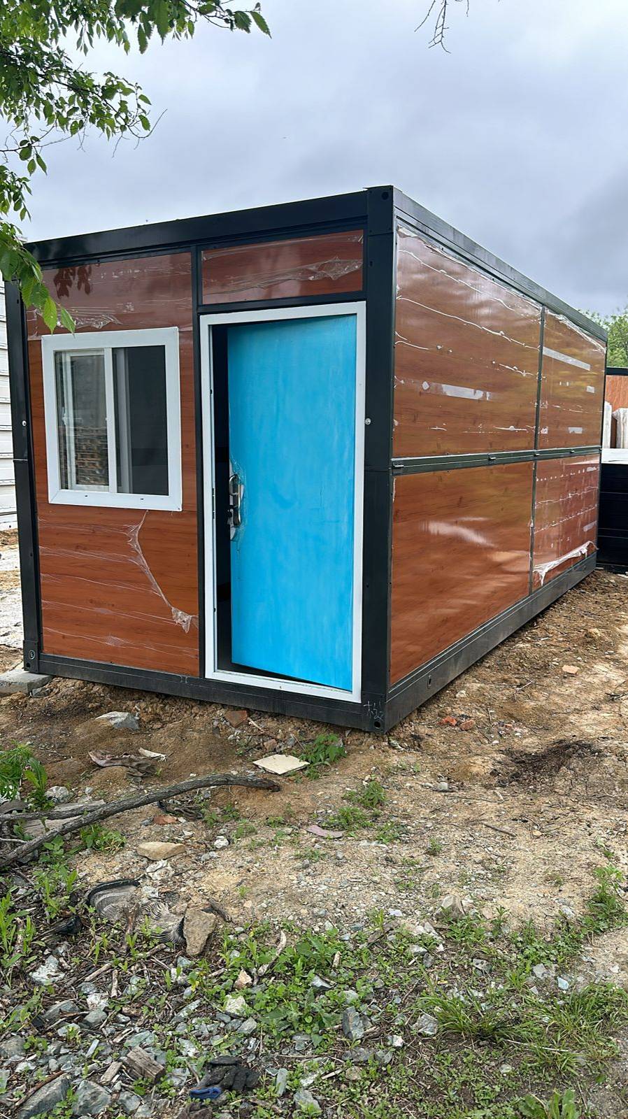 Разгрузили ещё одну партию бытовок смотреть онлайн