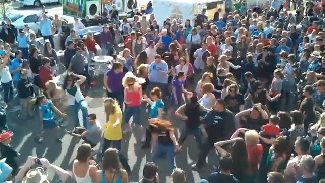 Modern Art 2011 Flash Mob Boise смотреть онлайн