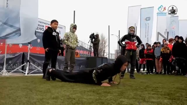 В Астрахани прошла спортивно-патриотическая акция «Быть здоровым – это модно» смотреть онлайн