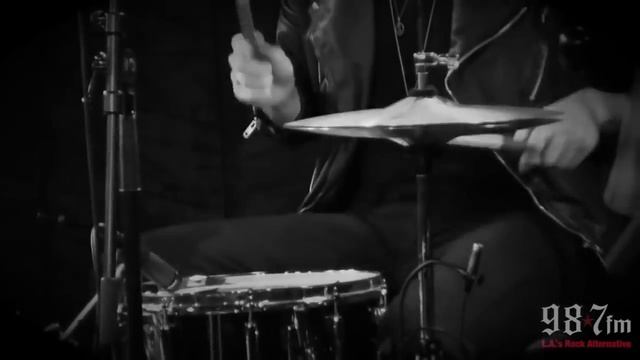 The Neighbourhood - A Little Death (Live) смотреть онлайн