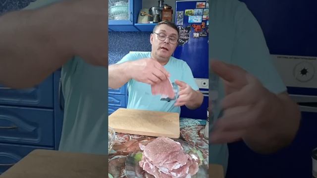 Мясные рулетики из свинины в беконе, с яблочной начинкой. смотреть онлайн