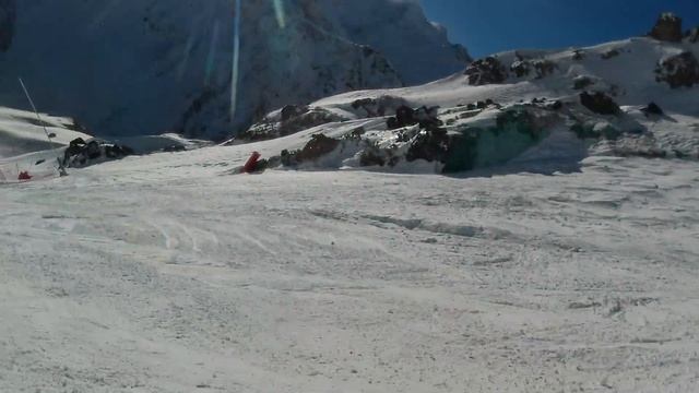Эльбрус 4K Мое техничное скольжение разгрузкой вверх и вниз на Гарабаши смотреть онлайн