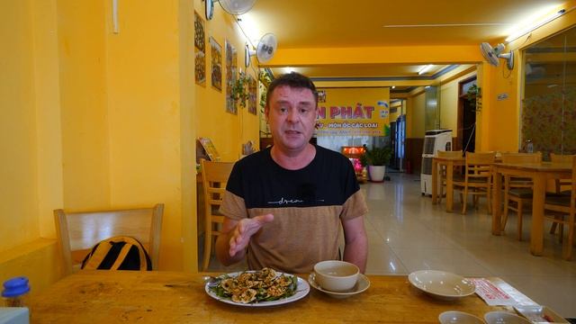 Обзор Com Nieu Toan Phat. Тестируем домашнюю кухню для трудяг! смотреть онлайн