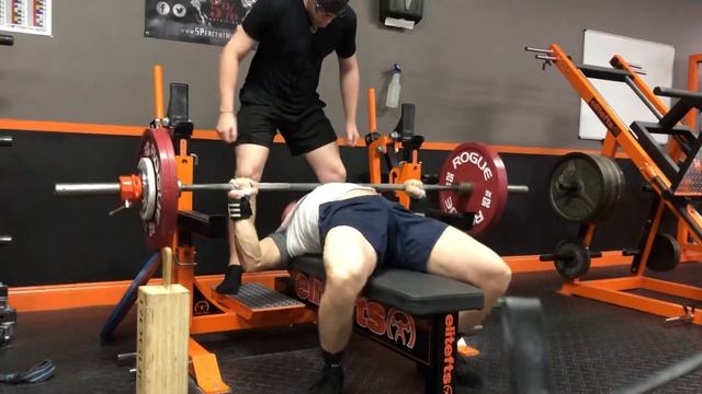 303 lbs x 1 смотреть онлайн