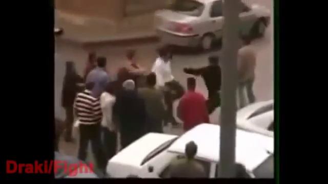 Один боксер побил групу бандитов! смотреть онлайн