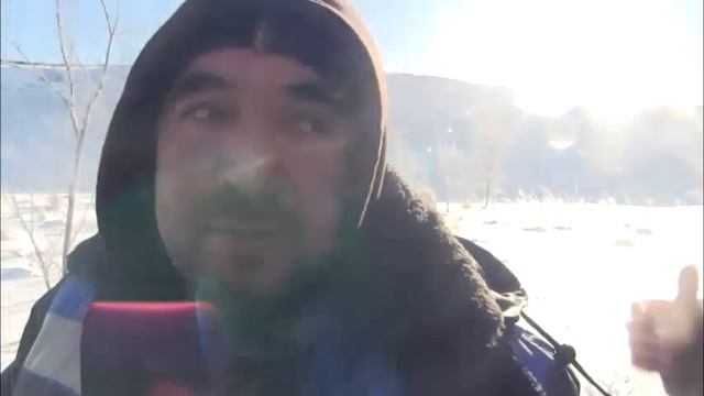 В Саратове нелегалы со стройки Ozon прятались от полиции в сугробах смотреть онлайн