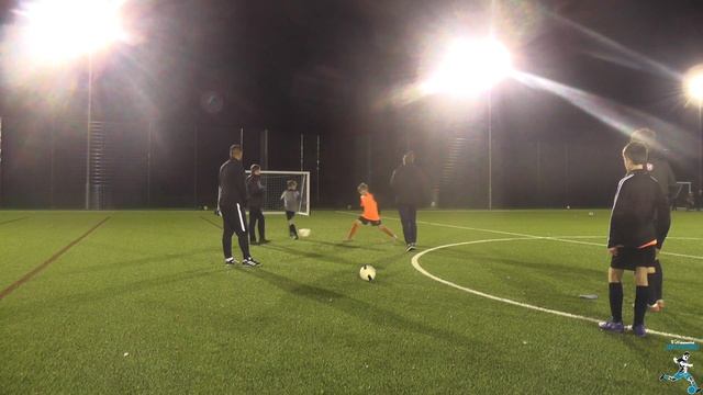 How to Transition quickly with creative forward runs - soccer/football coaching смотреть онлайн
