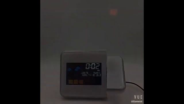 Часы-будильник с метеостанцией и проекцией времени на потолок смотреть онлайн