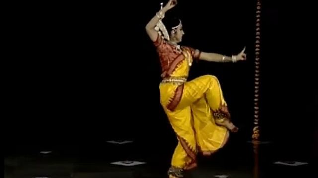 Shubhada Varadkar performing "Jatayu Moksha" from Tulasidas's Ramacharitmanas смотреть онлайн