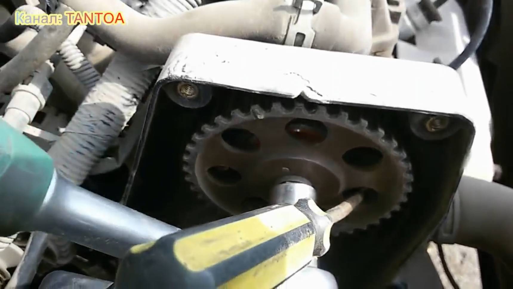 Как поменять помпу на дэу нексия how to change the pump for Daewoo Nexia смотреть онлайн