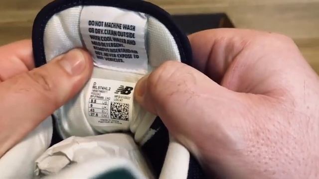 Unpacking New Balance 574 ML574HL2 EU43
