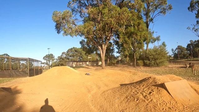 Arrma Outcast 4s Vs Traxxas Maxx 4s смотреть онлайн