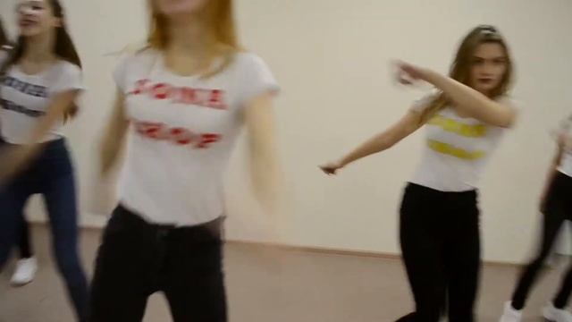 Танец SONASHOP (Wait a Minute - Volac) смотреть онлайн